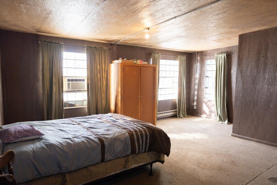 More Photos Of 103 W Main St, Hardwick Restaurant For Sale