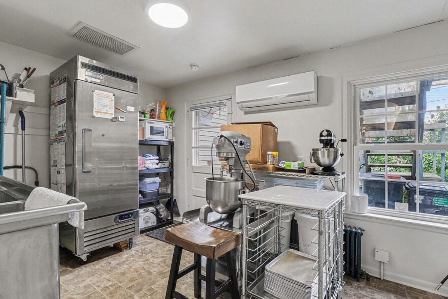 More Photos Of 55 E Main St, Lititz General Retail For Sale