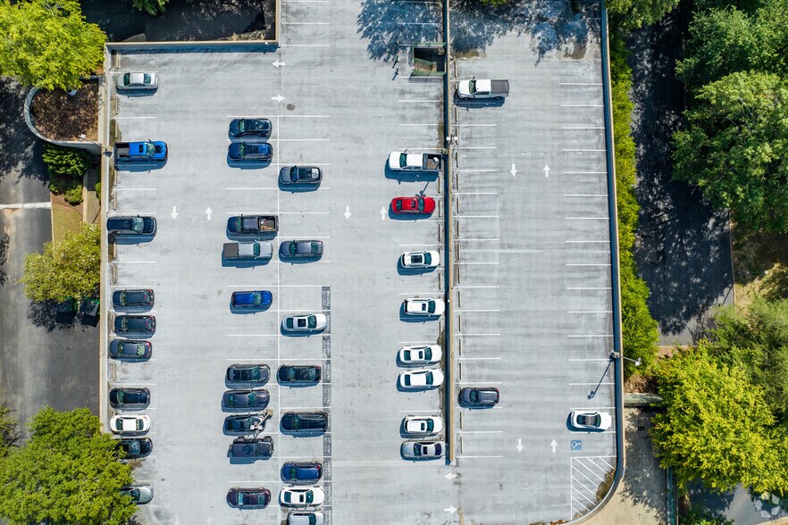 More Photos Of 1899 Powers Ferry Rd SE, Atlanta Office For Lease