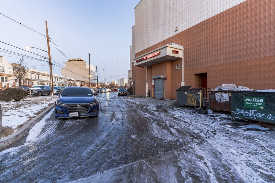 More Photos Of 132-40 Metropolitan Ave, Jamaica Storefront Retail Office For Lease