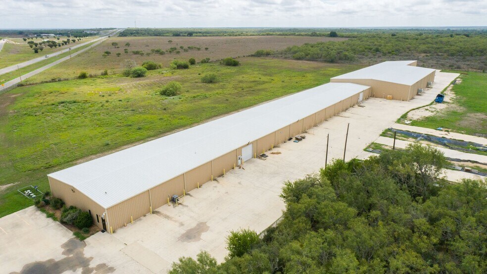 Primary Photo Of 4300 S US Highway 281, Pleasanton Warehouse For Lease