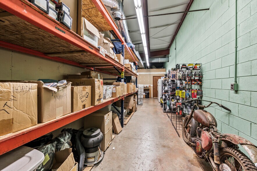 More Photos Of 161 S Walnut Cir, Greensboro Warehouse For Sale