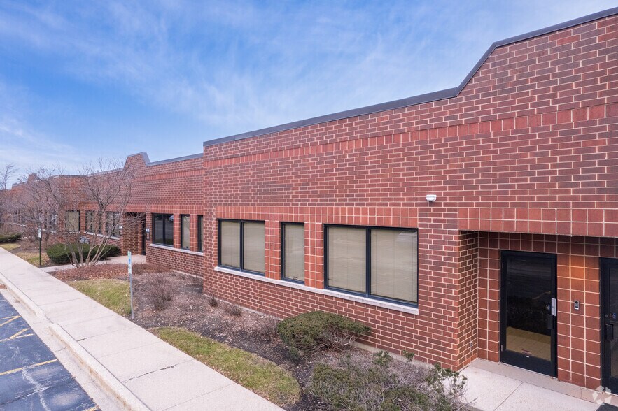 More Photos Of 1530-1558 Barclay Blvd, Buffalo Grove Unknown For Lease