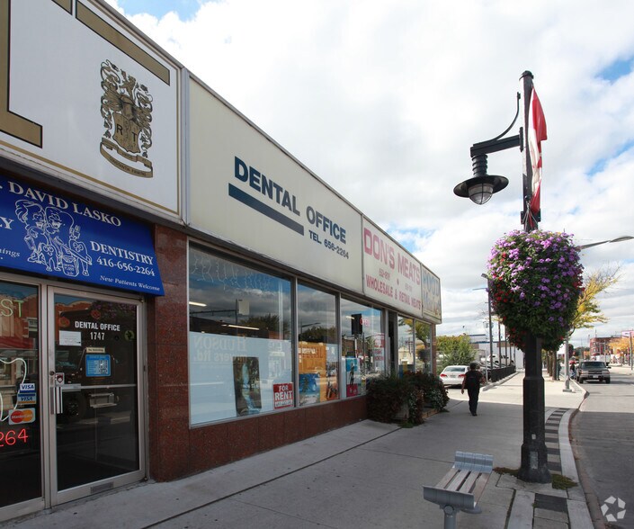 More Photos Of 1747-1749 St Clair Ave W, Toronto Storefront For Lease