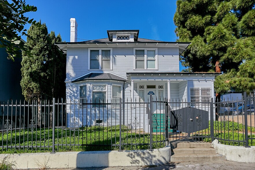 Primary Photo Of 1021 S Union Ave, Los Angeles Office Residential For Lease