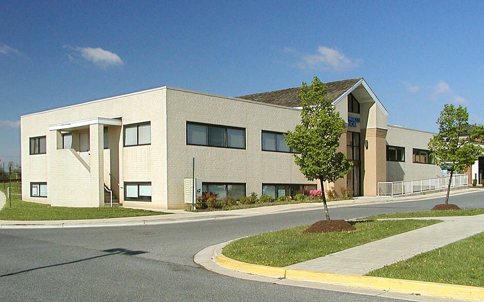 More Photos Of 26005 Ridge Rd, Damascus Medical For Lease