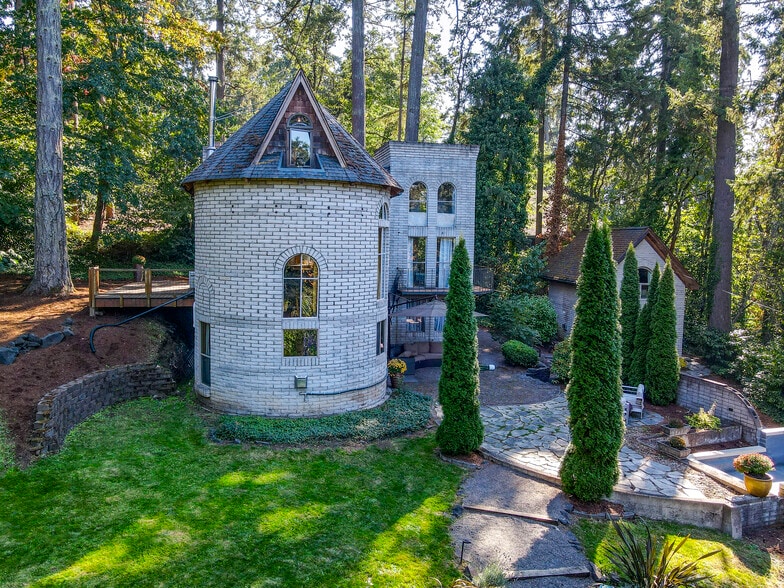 More Photos Of 1820 E 28th Ave, Eugene Multifamily For Sale