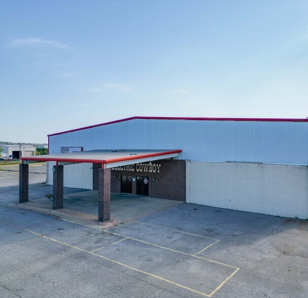 More Photos Of 6107 S 31st St, Fort Smith Warehouse For Sale
