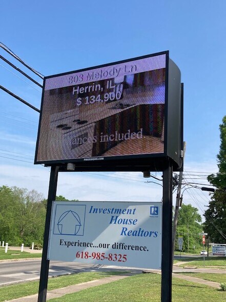 More Photos Of 1002 S Division St, Carterville Office For Sale