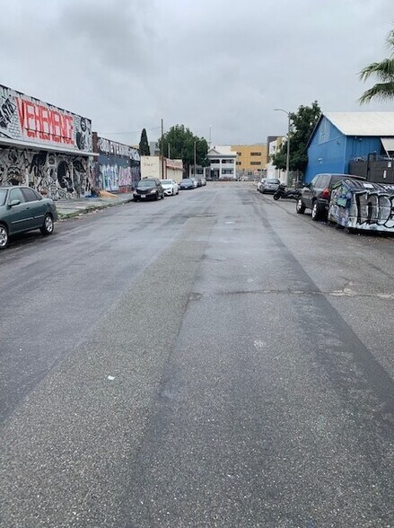 More Photos Of 1729 S Santee St, Los Angeles Warehouse For Lease