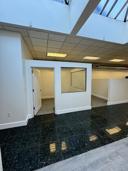 More Photos Of 3 Whale Sq, Brooklyn Warehouse For Lease