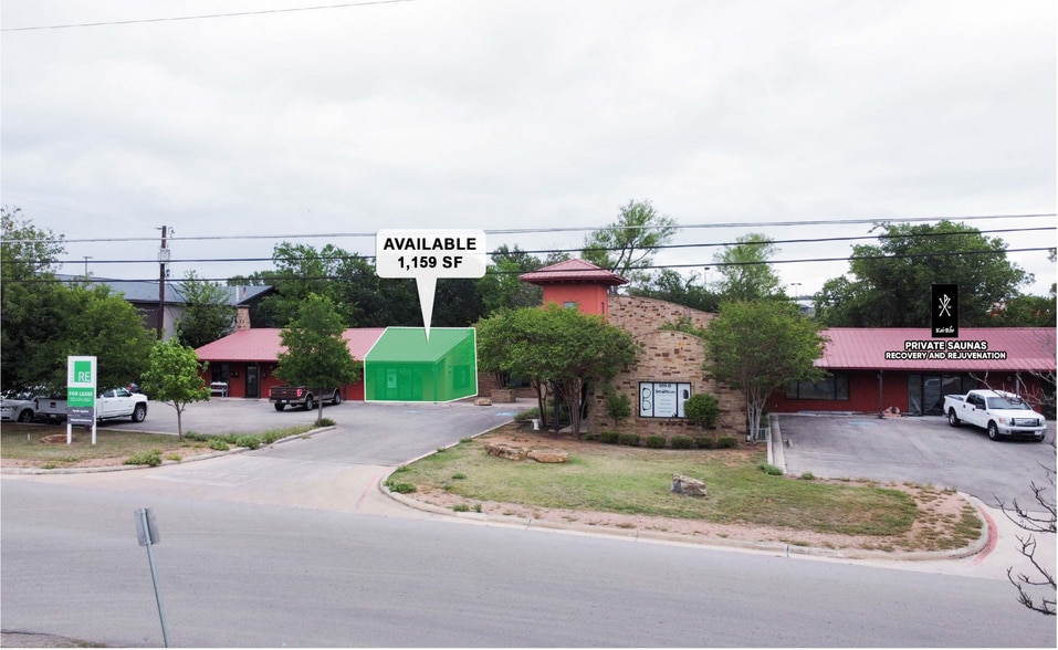 More Photos Of 809 12th St, Marble Falls Freestanding For Lease