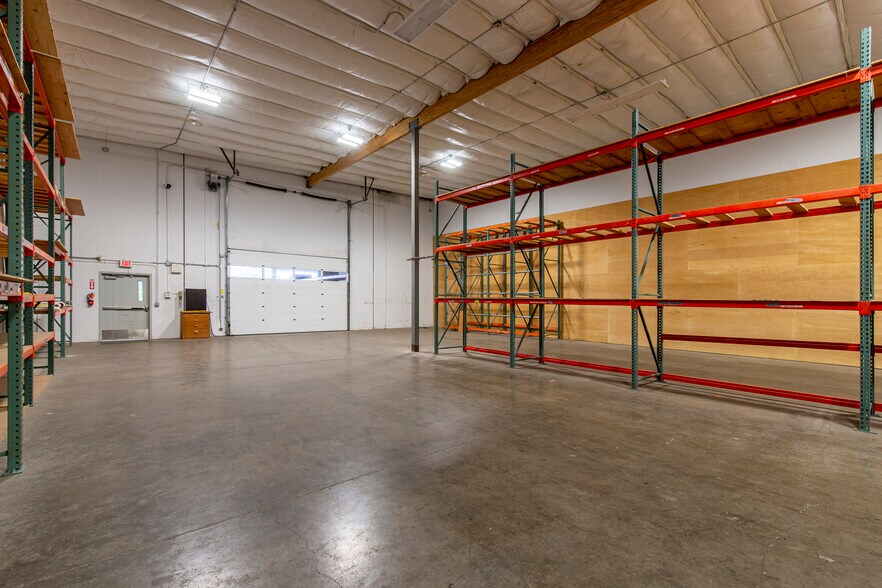 More Photos Of 3535 Del Webb Ave NE, Salem Warehouse For Lease