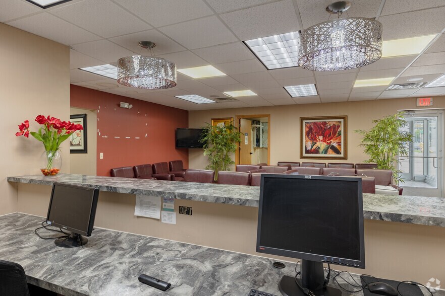 More Photos Of 27253 Van Dyke Ave, Warren Medical For Lease