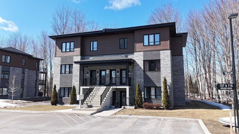 More Photos Of 108 Rue Bruno-Dion, Blainville Apartments For Sale