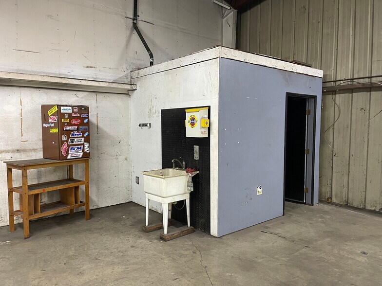 More Photos Of 971 F St, West Sacramento Service For Lease