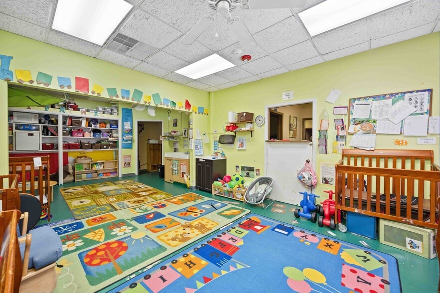 More Photos Of 1511 N 10th St, Baytown Schools For Lease