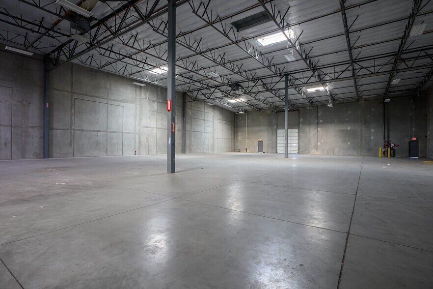 More Photos Of 4464 Calimesa St, Las Vegas Warehouse For Lease