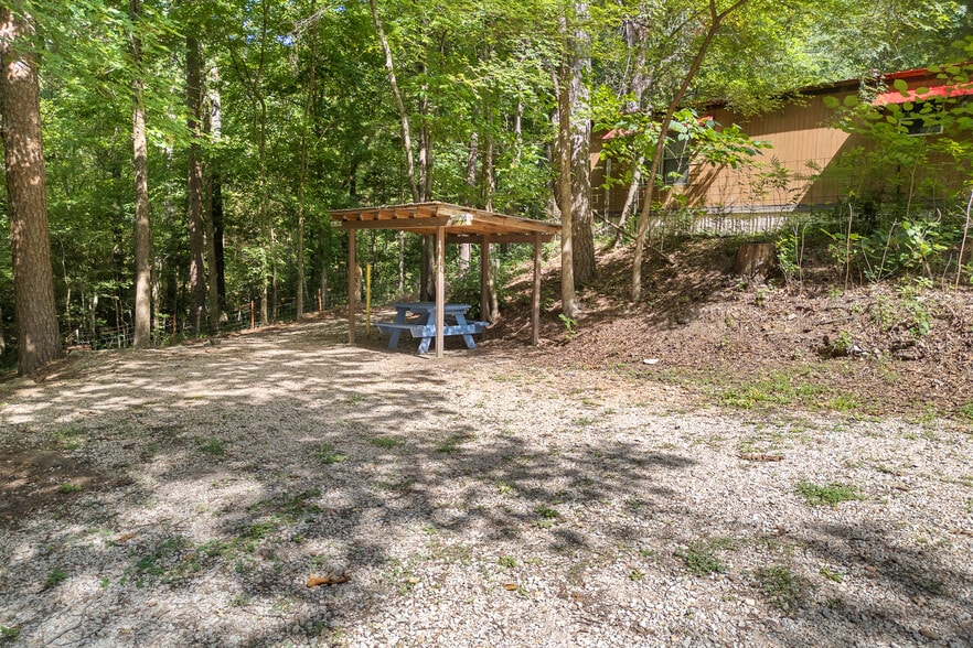 More Photos Of 621 Court St, Jasper Trailer Camper Park For Sale
