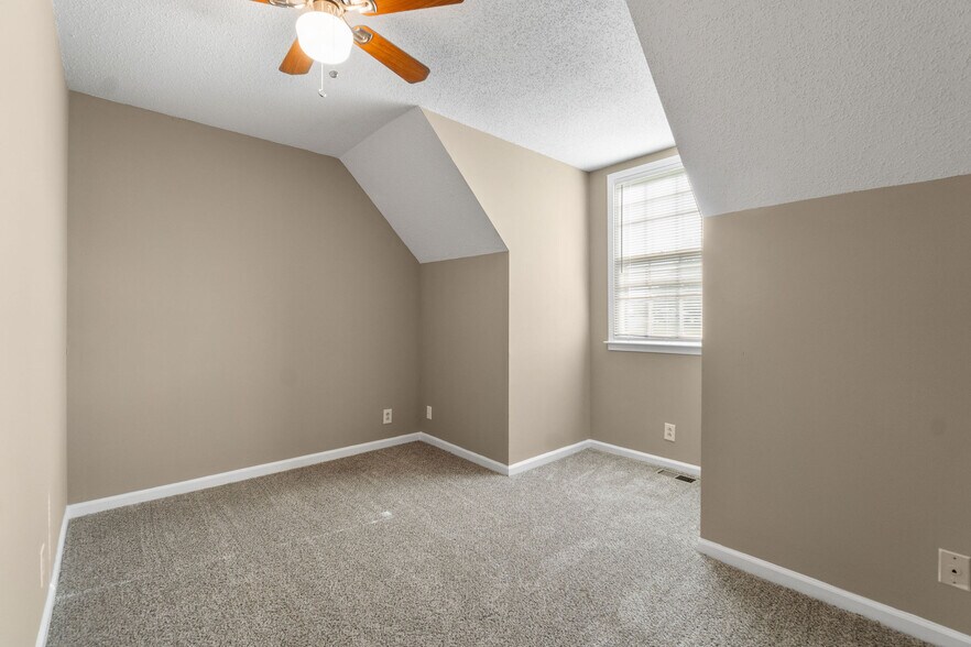 More Photos Of 279B Harrier ct, Clarksville Apartments For Sale