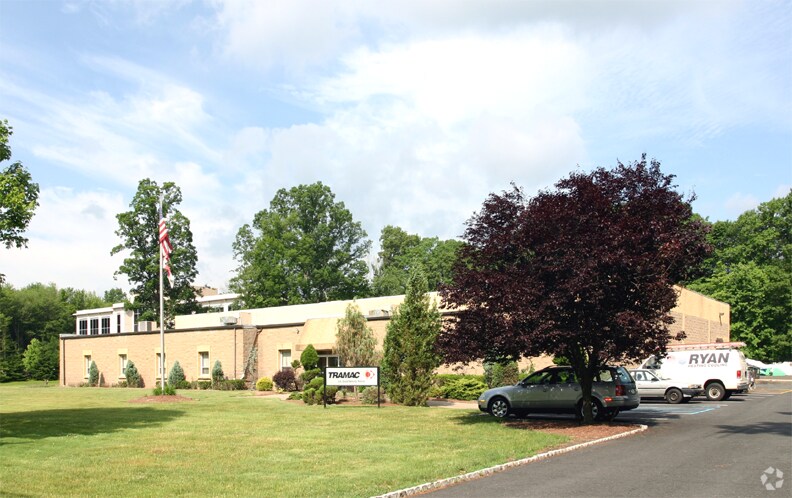 More Photos Of 26 Eastmans Rd, Parsippany Flex For Lease