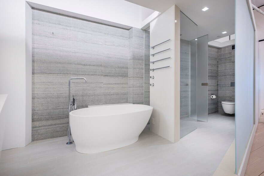 More Photos Of 7 E 17th St, New York Office For Sale