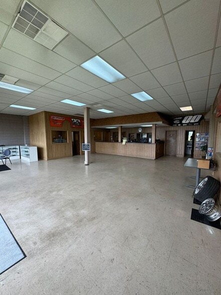 More Photos Of 2032 Sylvester Dr, Moultrie Unknown For Lease