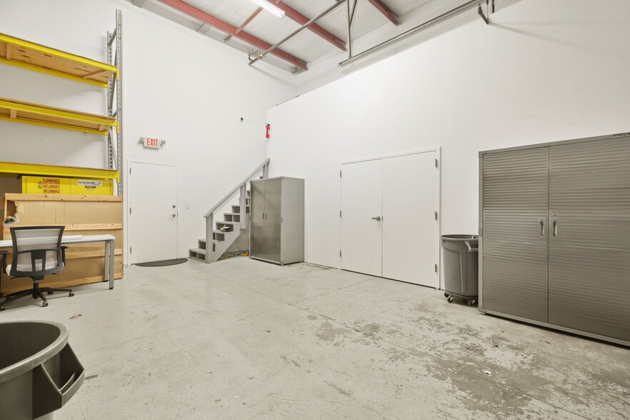 More Photos Of 3619 Richmond Hwy, Stafford Light Distribution For Sale