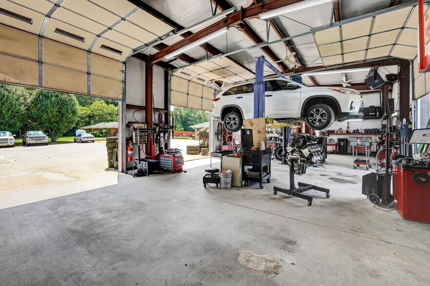 More Photos Of 1208 Atlanta Hwy NW, Auburn Industrial For Lease