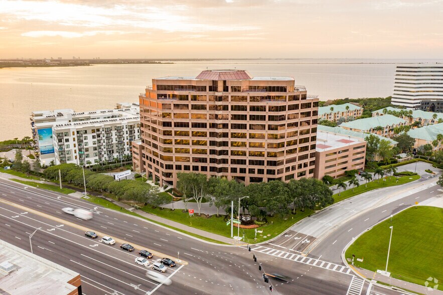 More Photos Of 7650 W Courtney Campbell Cswy, Tampa Office For Lease
