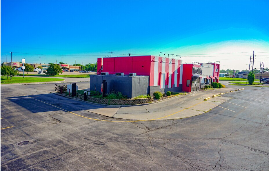 More Photos Of 3010 Main St, Keokuk Freestanding For Sale