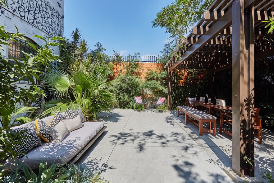 More Photos Of 722 Hartford Ave, Los Angeles Apartments For Sale