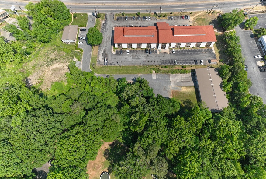 More Photos Of 4840 Reagan Dr, Charlotte Warehouse For Lease