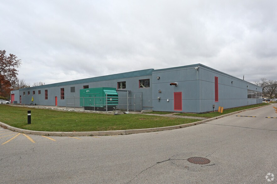 More Photos Of 33 Kern Rd, Toronto Light Distribution For Sale