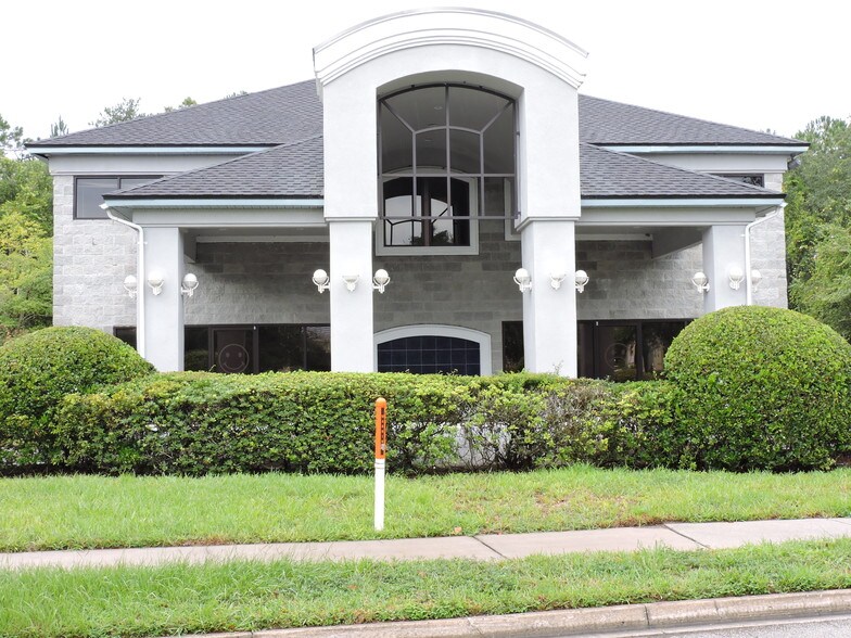 Primary Photo Of 8774 Perimeter Park Blvd, Jacksonville Medical For Sale