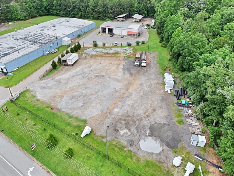 More Photos Of 477 Corinth Rd, Newnan Warehouse For Lease