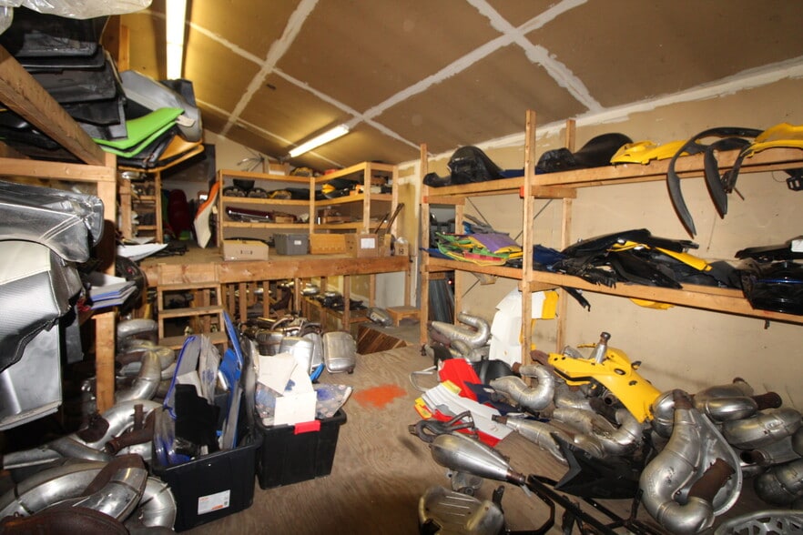 More Photos Of 585 S Main St, Central Square Auto Dealership For Sale