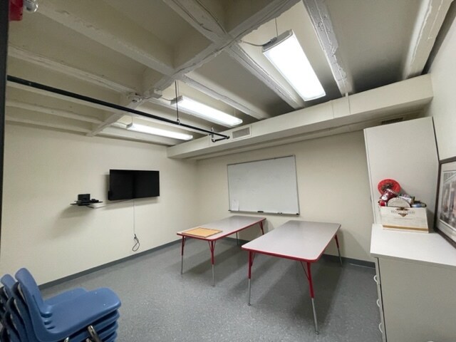More Photos Of 1351 Northern Blvd, Manhasset Specialty For Lease