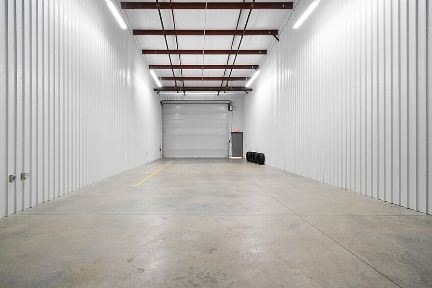 More Photos Of 757 Saint Johns Bluff Rd N, Jacksonville Warehouse For Sale