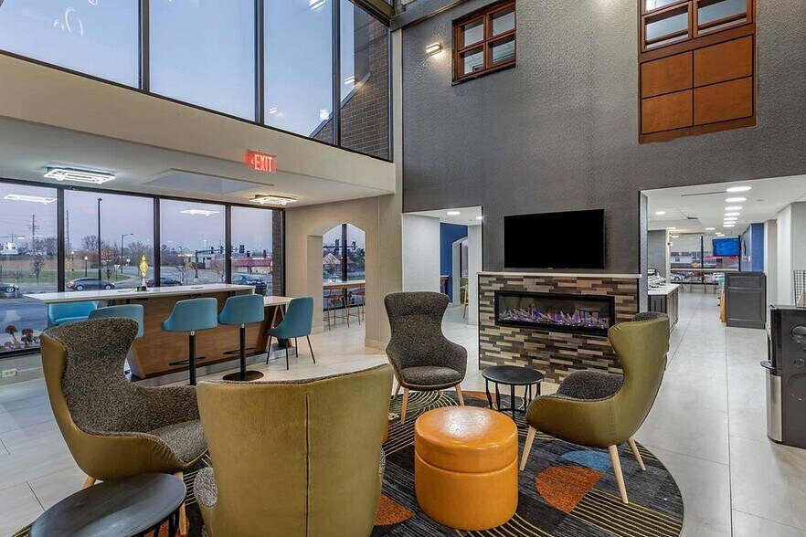 More Photos Of 12220 Dorsett Rd, Maryland Heights Hotel For Sale
