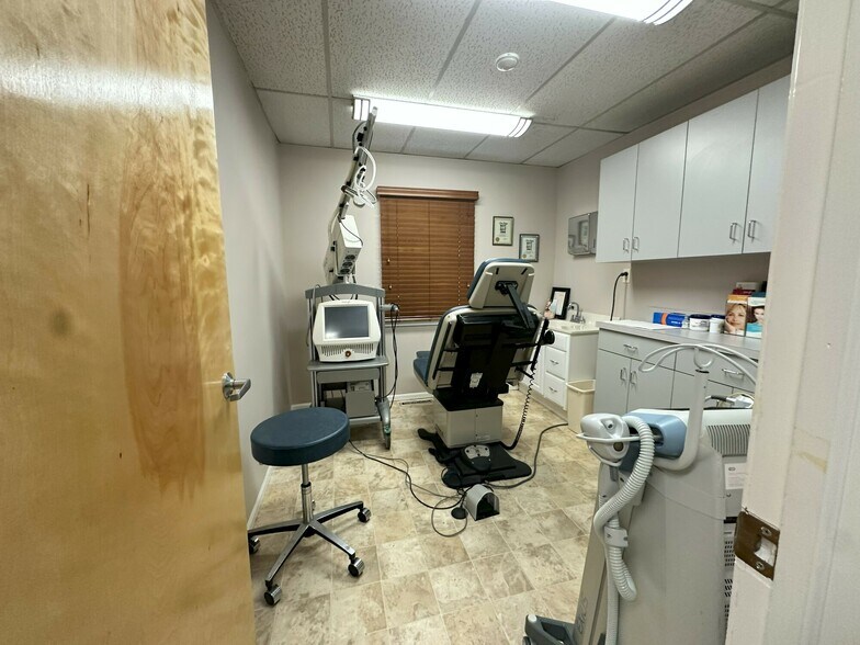 More Photos Of 445 Main St, Center Moriches Medical For Sale