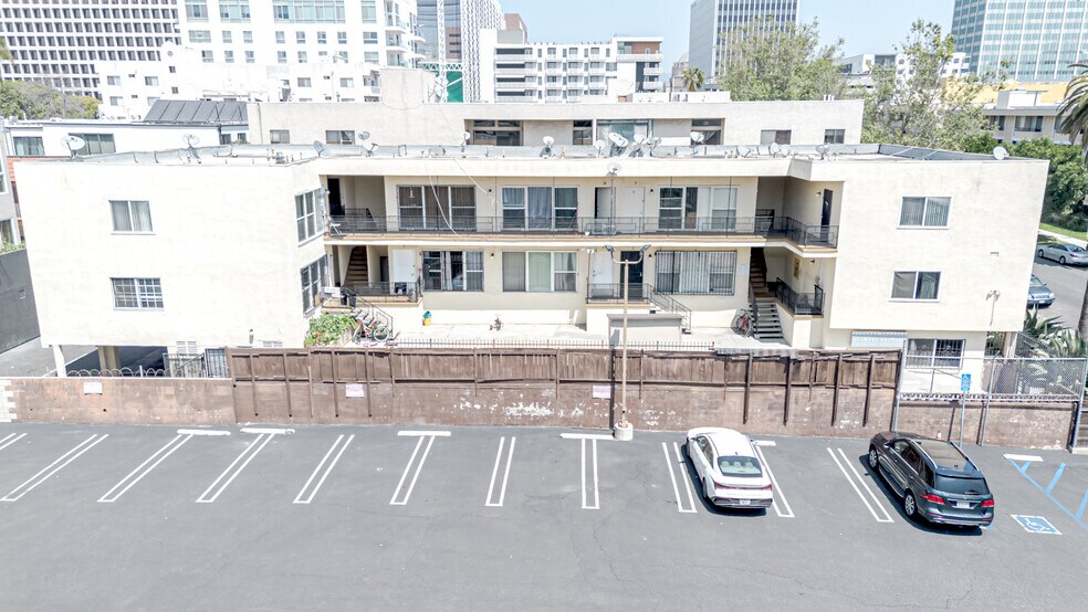 More Photos Of 741 S Hobart Blvd, Los Angeles Apartments For Sale