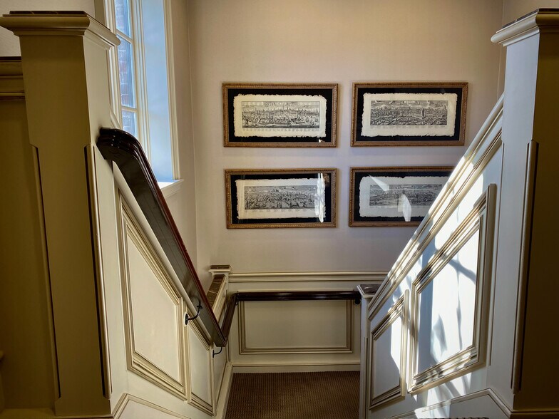 More Photos Of 63 Kercheval Ave, Grosse Pointe Farms Office For Lease