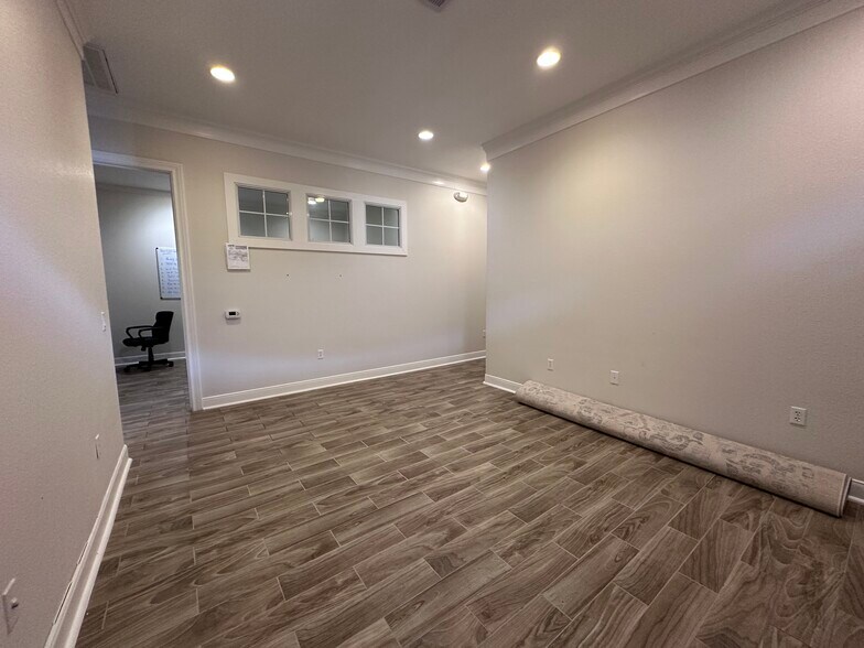 More Photos Of 4501 Cartwright Rd, Missouri City Office For Sale