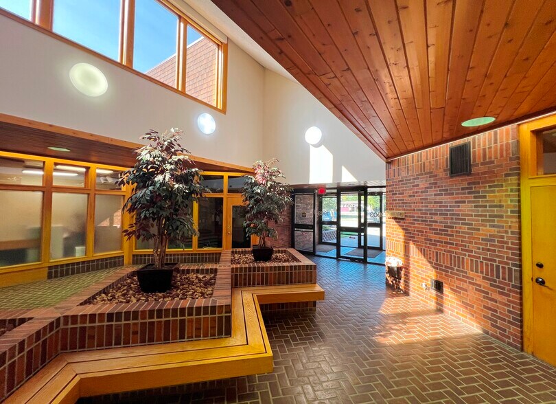 More Photos Of 1903 S 6th St, Brainerd Medical For Sale