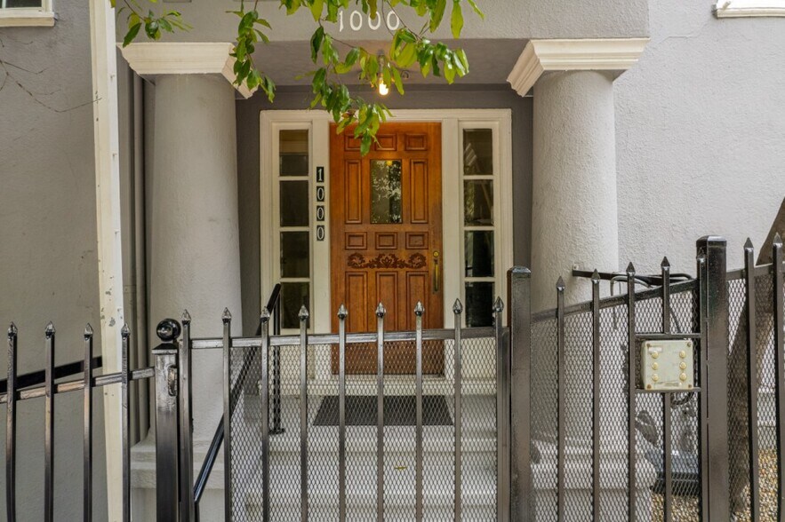 More Photos Of 1000 E 33rd St, Oakland Apartments For Sale