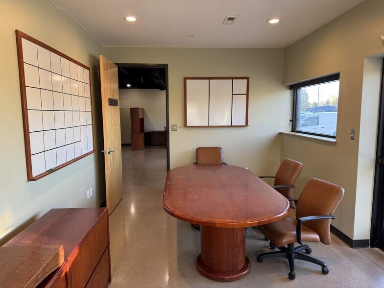 More Photos Of 3000 Airport Dr, Erie Light Manufacturing For Sale