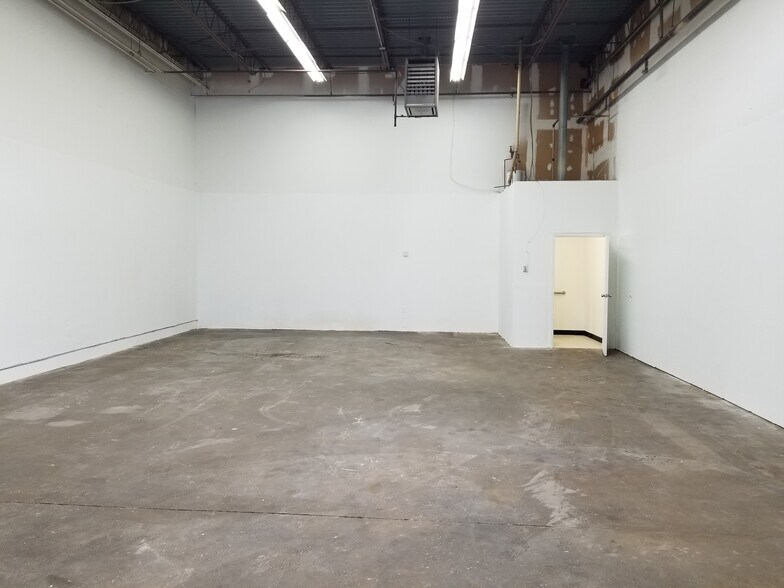 More Photos Of 14725 Baltimore Ave, Laurel Light Distribution For Lease