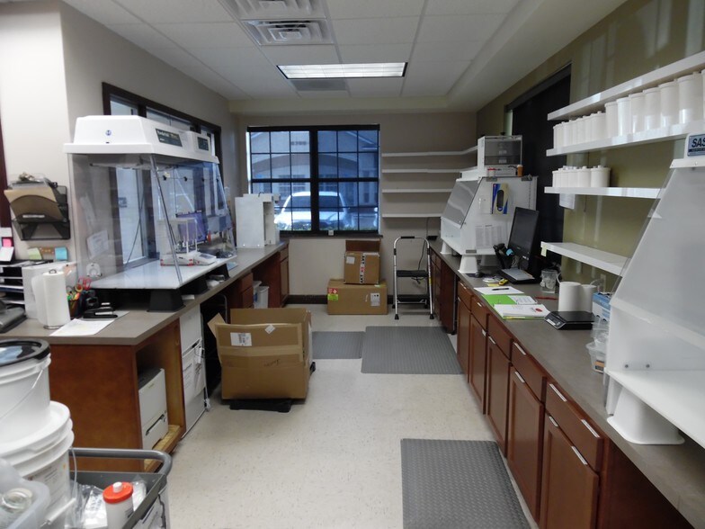 More Photos Of 6789 Southpoint Pky, Jacksonville Medical For Sale