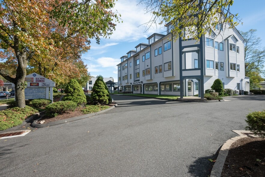 More Photos Of 98 Mill Plain Rd, Danbury Office For Lease